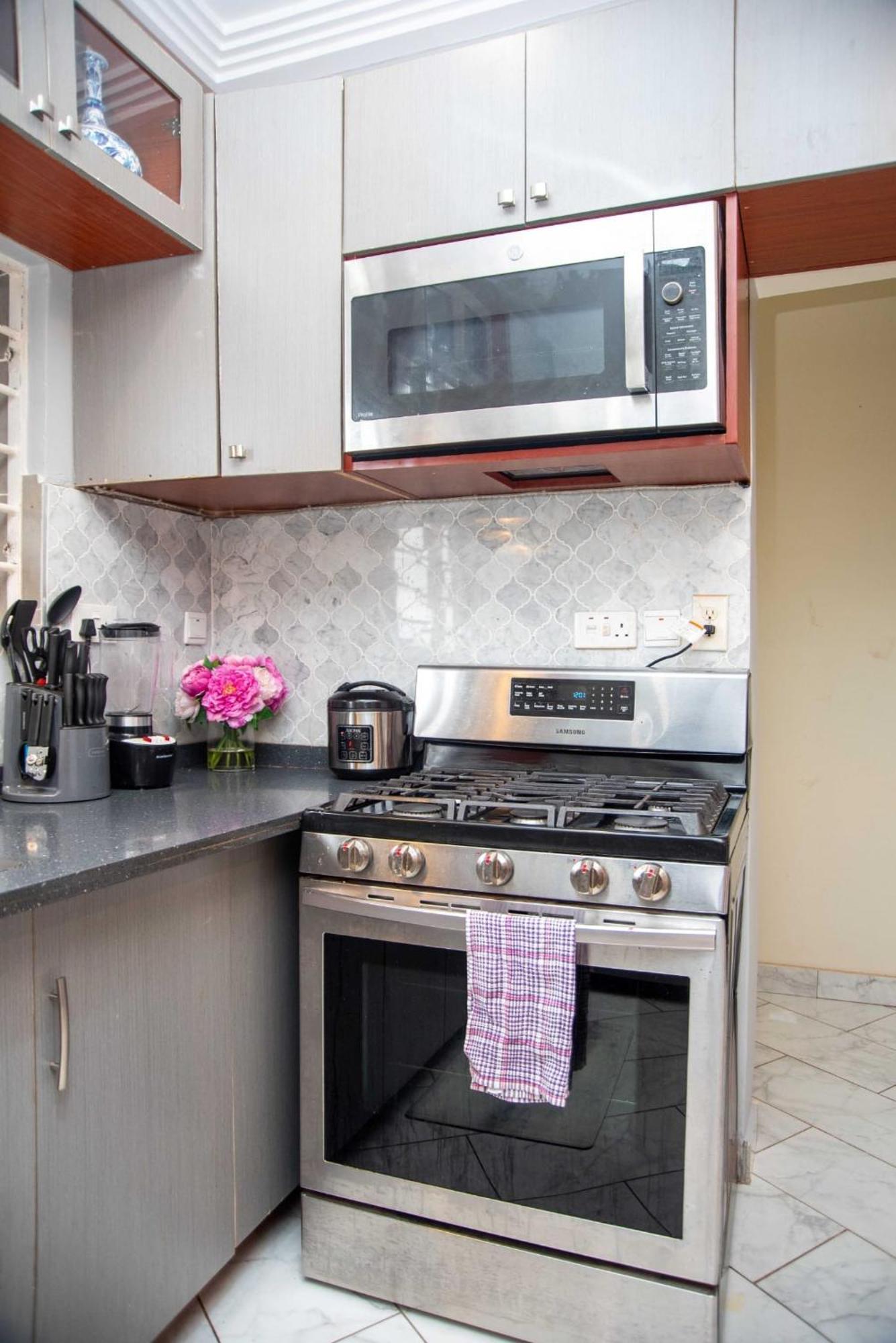 Seyramz Palace - Free Airport Pick Up - High Speed Starlink Wifi - Car Rental Tamale Exterior photo