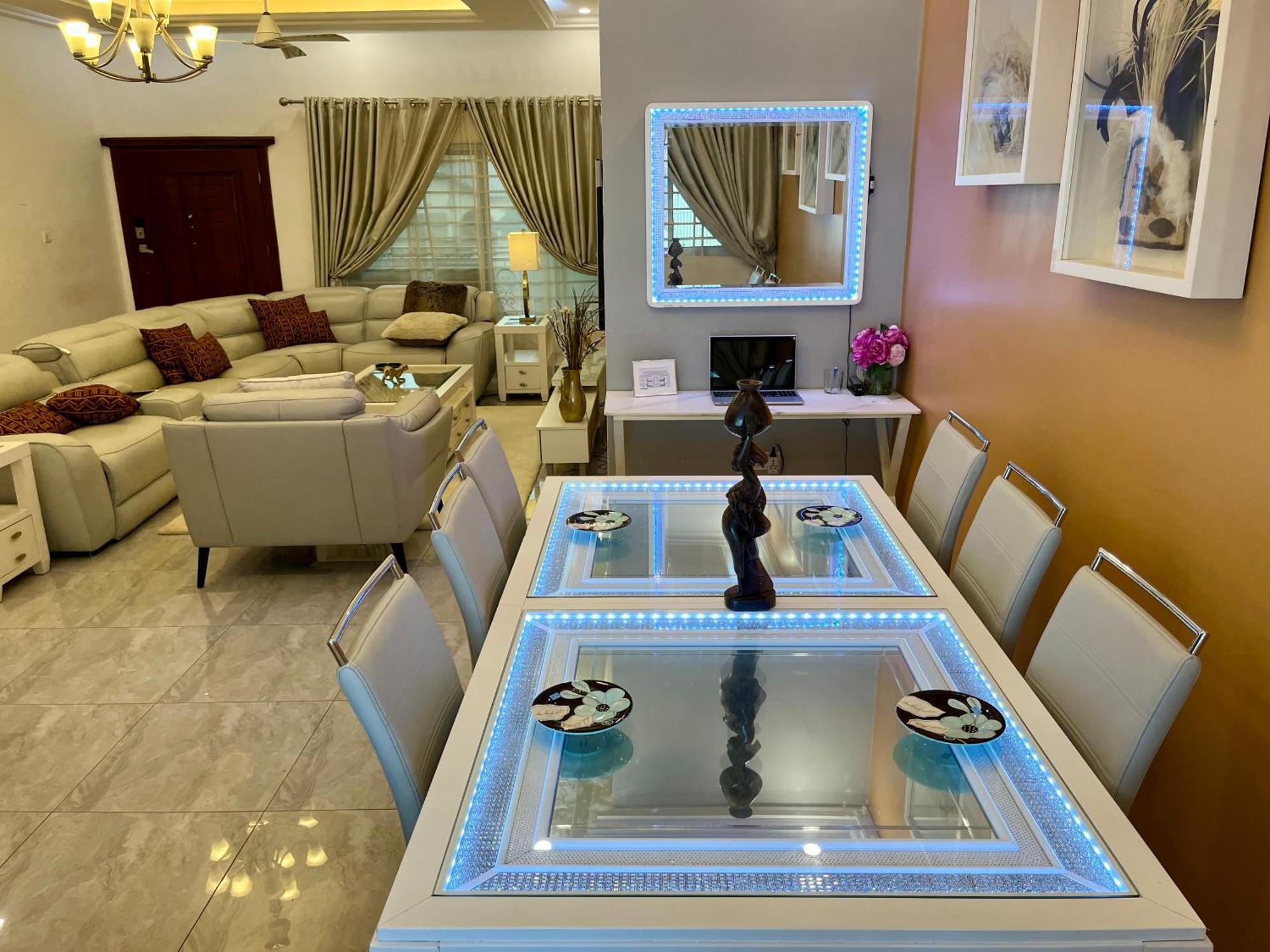 Seyramz Palace - Free Airport Pick Up - High Speed Starlink Wifi - Car Rental Tamale Exterior photo